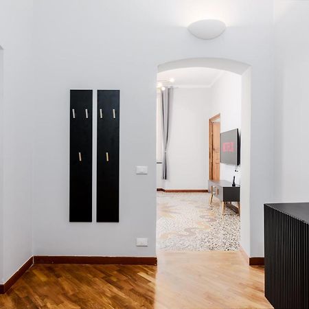 Esclusivo 130 Mq + Terrazzo Via San Vincenzo Apartment Genoa Bagian luar foto