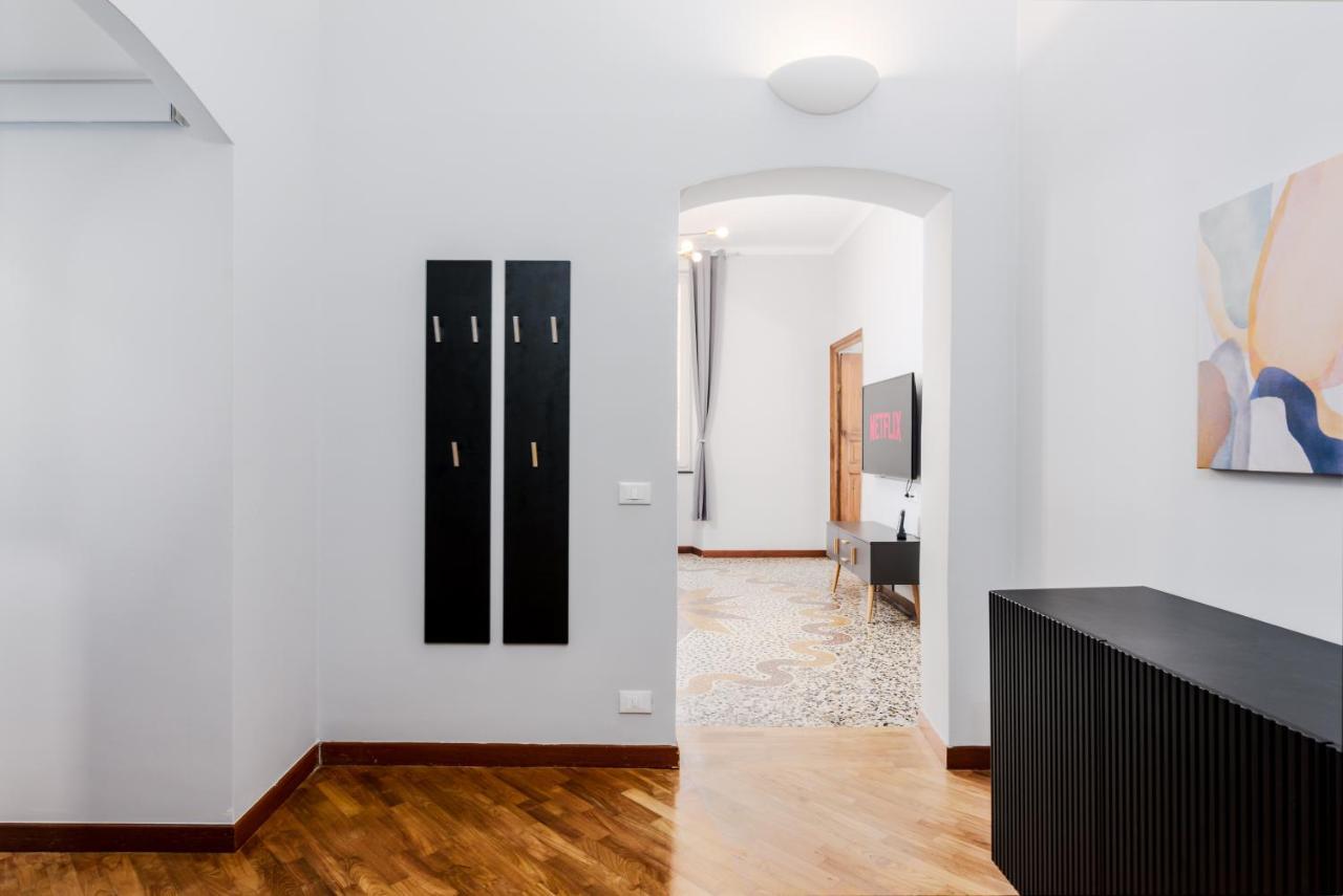 Esclusivo 130 Mq + Terrazzo Via San Vincenzo Apartment Genoa Bagian luar foto