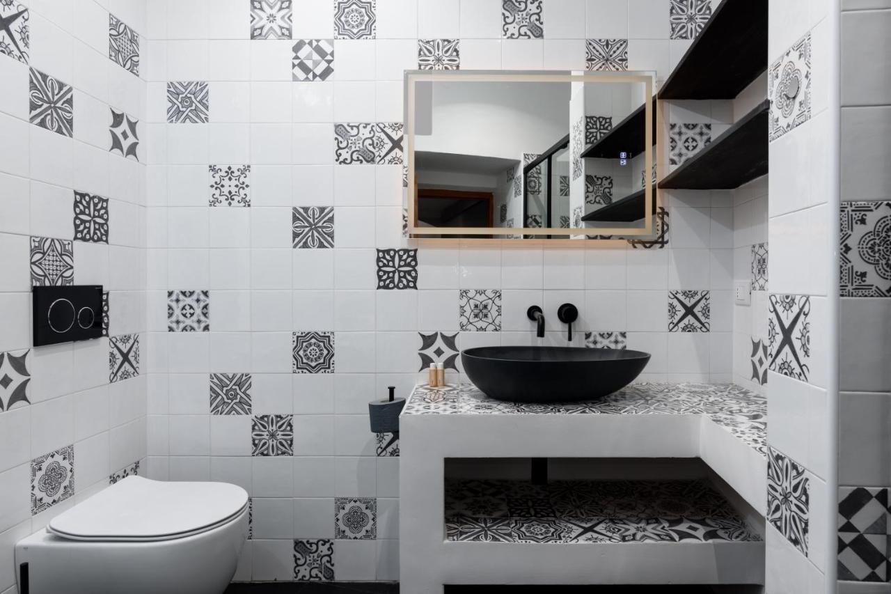 Esclusivo 130 Mq + Terrazzo Via San Vincenzo Apartment Genoa Bagian luar foto