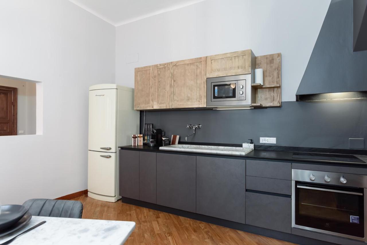 Esclusivo 130 Mq + Terrazzo Via San Vincenzo Apartment Genoa Bagian luar foto