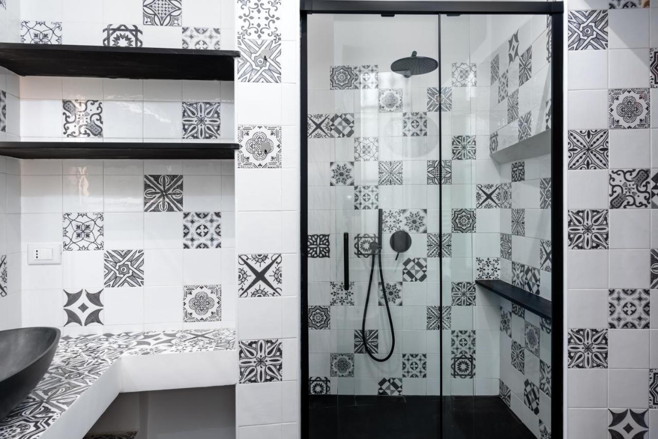 Esclusivo 130 Mq + Terrazzo Via San Vincenzo Apartment Genoa Bagian luar foto